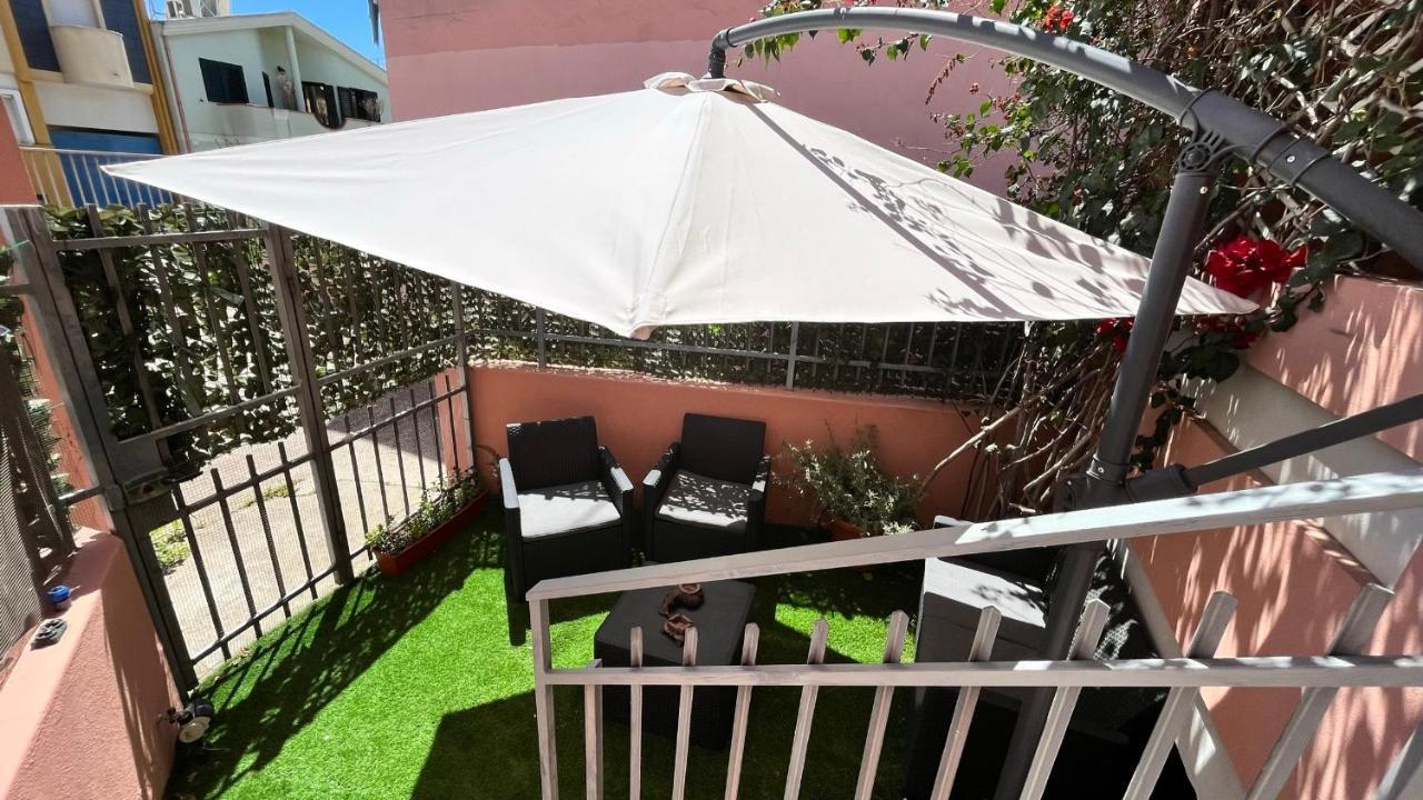Bougainvillea Home - Ospedale Policlinico Monserrato Buitenkant foto