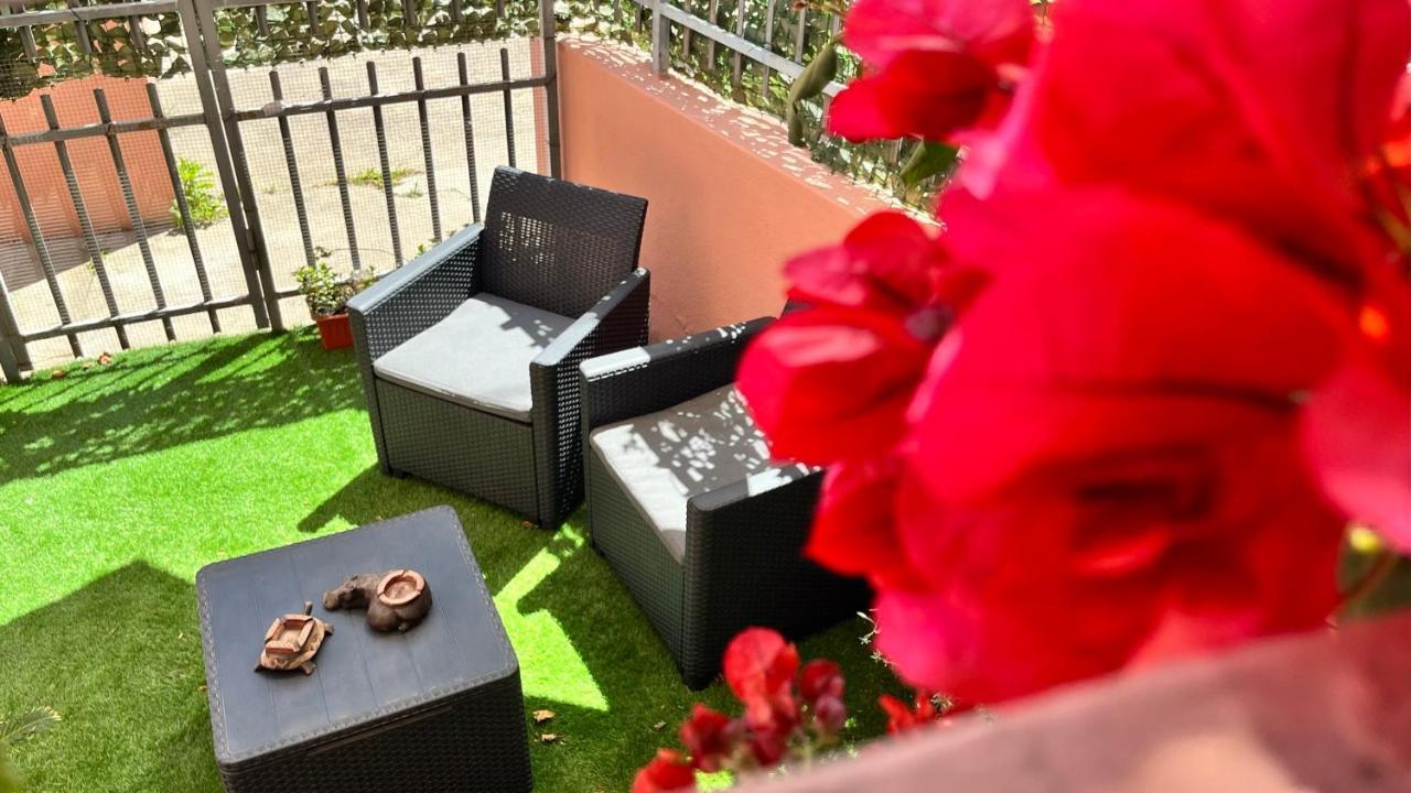 Bougainvillea Home - Ospedale Policlinico Monserrato Buitenkant foto